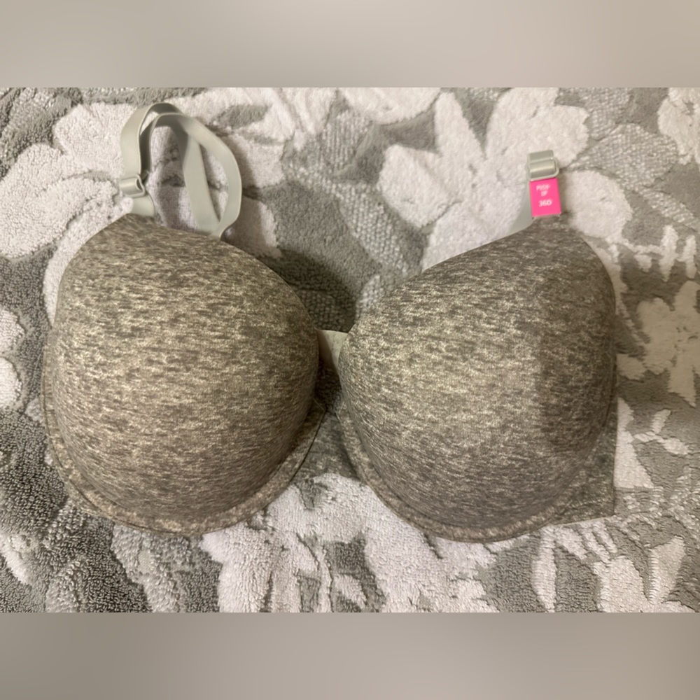 Bra pink victory secret size 36D new with tag